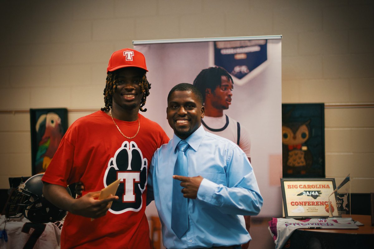 Isaiah Godley (@isaiahgodley_25) on Twitter photo Signing day… to <a href="/TerriersMBB/">Thomas College Men’s Basketball</a> 🐾🏀 Signing day… to <a href="/TerriersMBB/">Thomas College Men’s Basketball</a> 🐾🏀