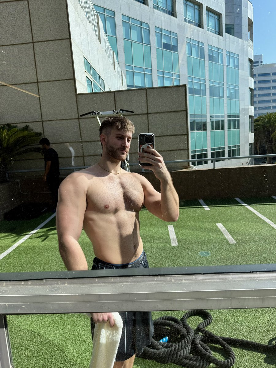 Pre Coachella lift with the boysss