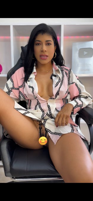 Watch Kelly Compulsive 🍑 🤗's leaked NSFW photo on TwXstars