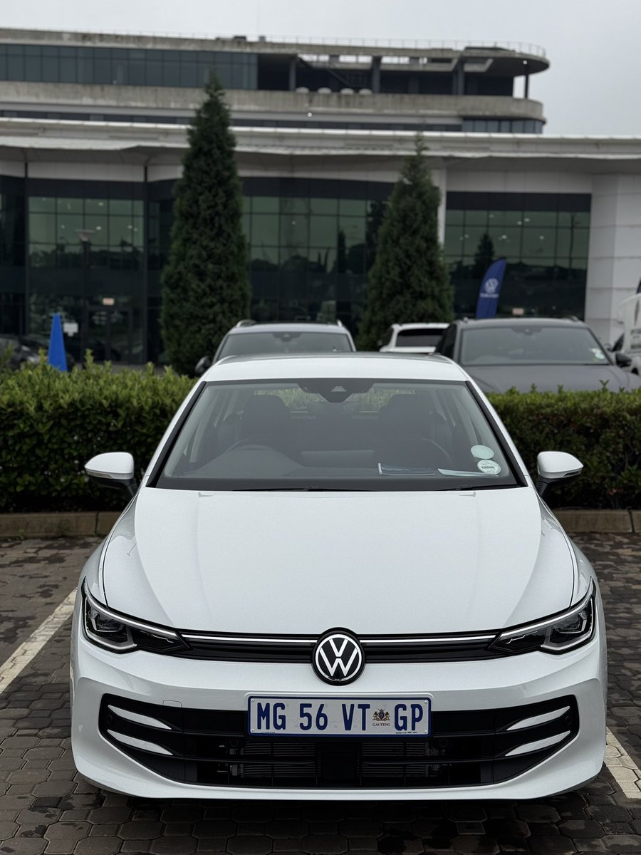 mtura712's tweet photo. Yes most people will prefer the R-Line spec, however the non-RLine models are cooking clean maan!!
#VWGolf2025 #GolfPressLaunch #TheIconIsBack https://t.co/VninkaRGG8