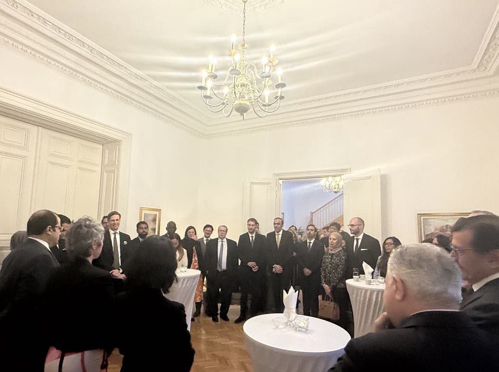 Embassy of the Hashemite Kingdom of Jordan-Vienna (@joembassyat) on Twitter photo <a href="/AmbMHindawi/">Mohammed Hindawi</a>, a former UN Disarmament Fellow, hosted an #alumni_reception for the #UN Program of Fellowships on Disarmament, in #Vienna 🇯🇴 🇺🇳 #24 currents fellows with former fellows and Ambassadors, based in Vienna, gathered in the House of Jordan. <a href="/AmbMHindawi/">Mohammed Hindawi</a>, a former UN Disarmament Fellow, hosted an #alumni_reception for the #UN Program of Fellowships on Disarmament, in #Vienna 🇯🇴 🇺🇳 #24 currents fellows with former fellows and Ambassadors, based in Vienna, gathered in the House of Jordan.