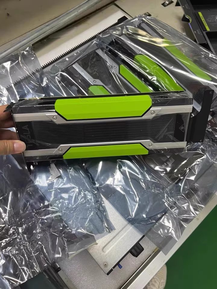 Grand_IT_Tech's tweet image. Refurbished Tesla M60 16GB GPUs to our client in Europe! 🚛⚙️
Fully tested, carefully packed, and ready for heavy workloads.
Performance doesn’t always need to come brand new — quality refurb is smart business. 💼
#TeslaM60 #RefurbishedGPUs #ITreseller #TechSuppliers #DataCenter