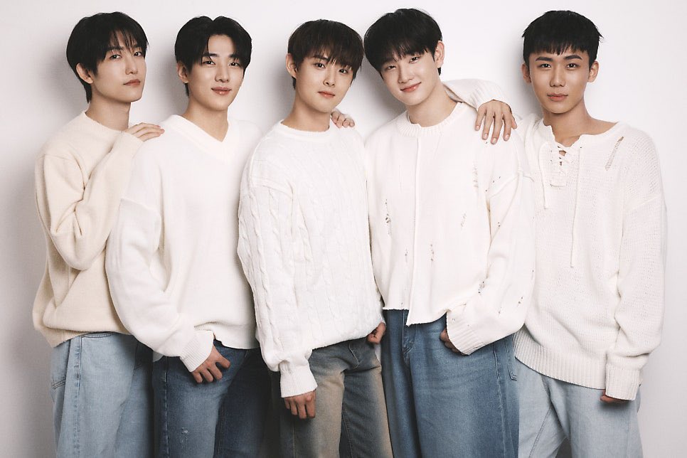 jaechatn's tweet photo. We walked into the studio in cozy whites but brought all the color ourselves. From the peace signs to the playful smirks, this isn’t just a photo; it’s a snapshot of who we are right now. Five different vibes, one heartbeat. https://t.co/0oSgxg3EvJ