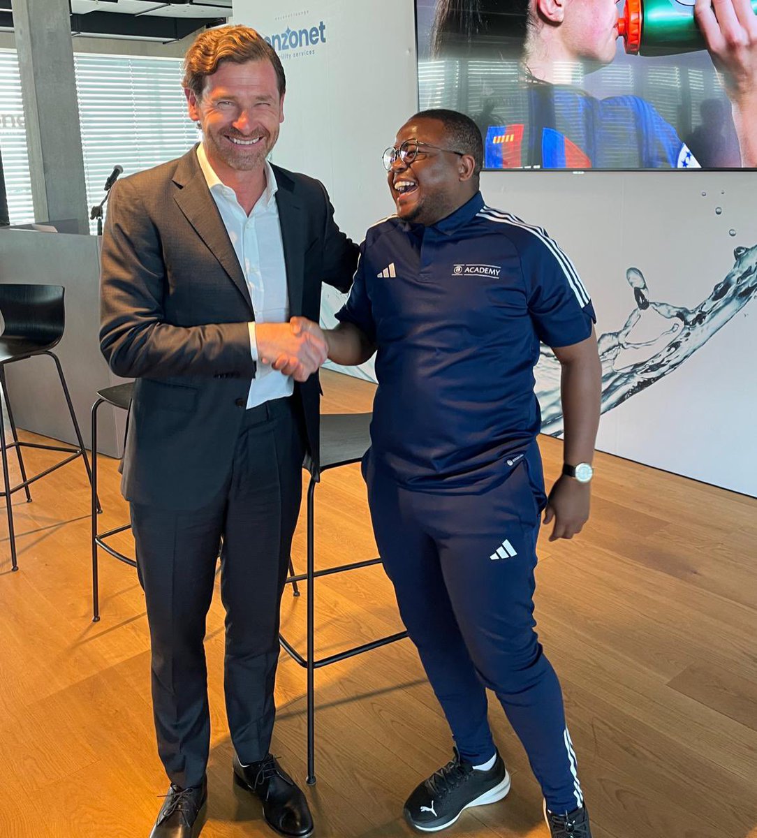 SinesiphoMali's tweet photo. "Mentoring is a brain to pick, an ear to listen, and a push in the right direction”
#Mentorship | #TechnicalScout | #TacticalAnalyst | #InspireBeyond https://t.co/bGSlcGppgk