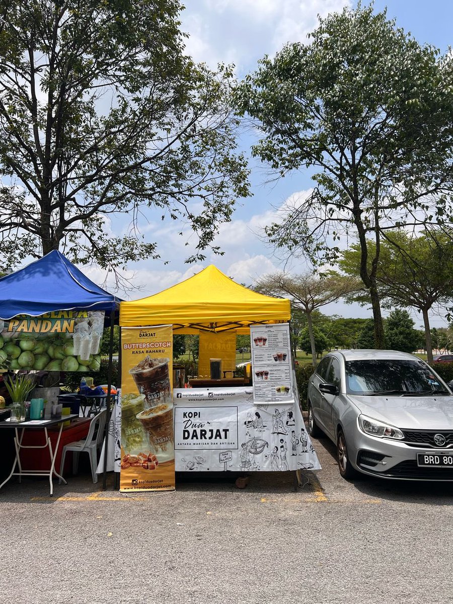 hanidelevingne's tweet photo. Assalamualaikum guys selamat hari raya maaf zahir dan batin dari kami team KOPI DUA DARJAT CYBERJAYA ☕️❤️ 
WE ARE BACK OPEN setelah sebulan cuti sepanjang bulan puasa. Jemput datang guys! Refuel your energy masuk kerja especially yang baru balik dari kampung! 
@Twt_Cyberjaya https://t.co/04xnzIcmAV