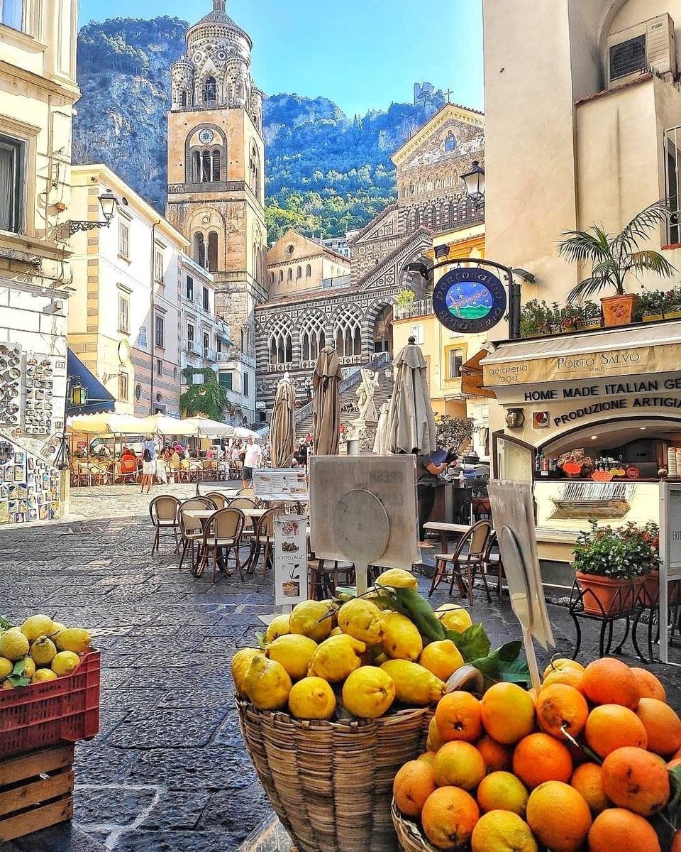 PrettyCitiesX's tweet photo. Amalfi, Italy 🇮🇹 https://t.co/RA89nrqy9L
