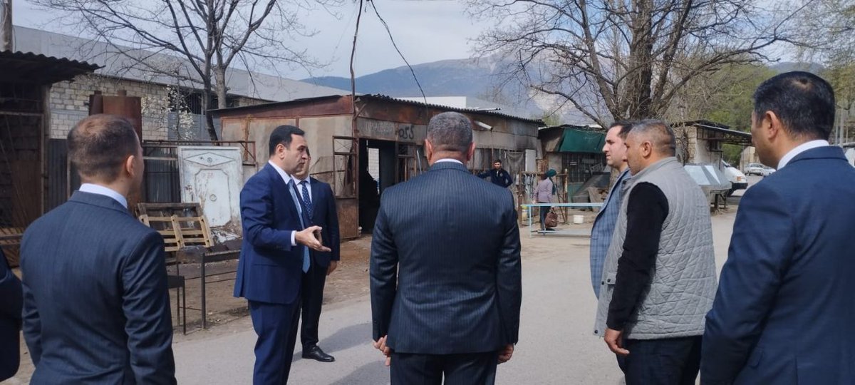 ismayilli_icra's tweet photo. Rayon rəhbəri bazarda sakinlərlə görüşüb

Ətraflı: https://t.co/e854AJDQWs

#Azərbaycan #İsmayıllıRİH https://t.co/EWzeciv5Dc