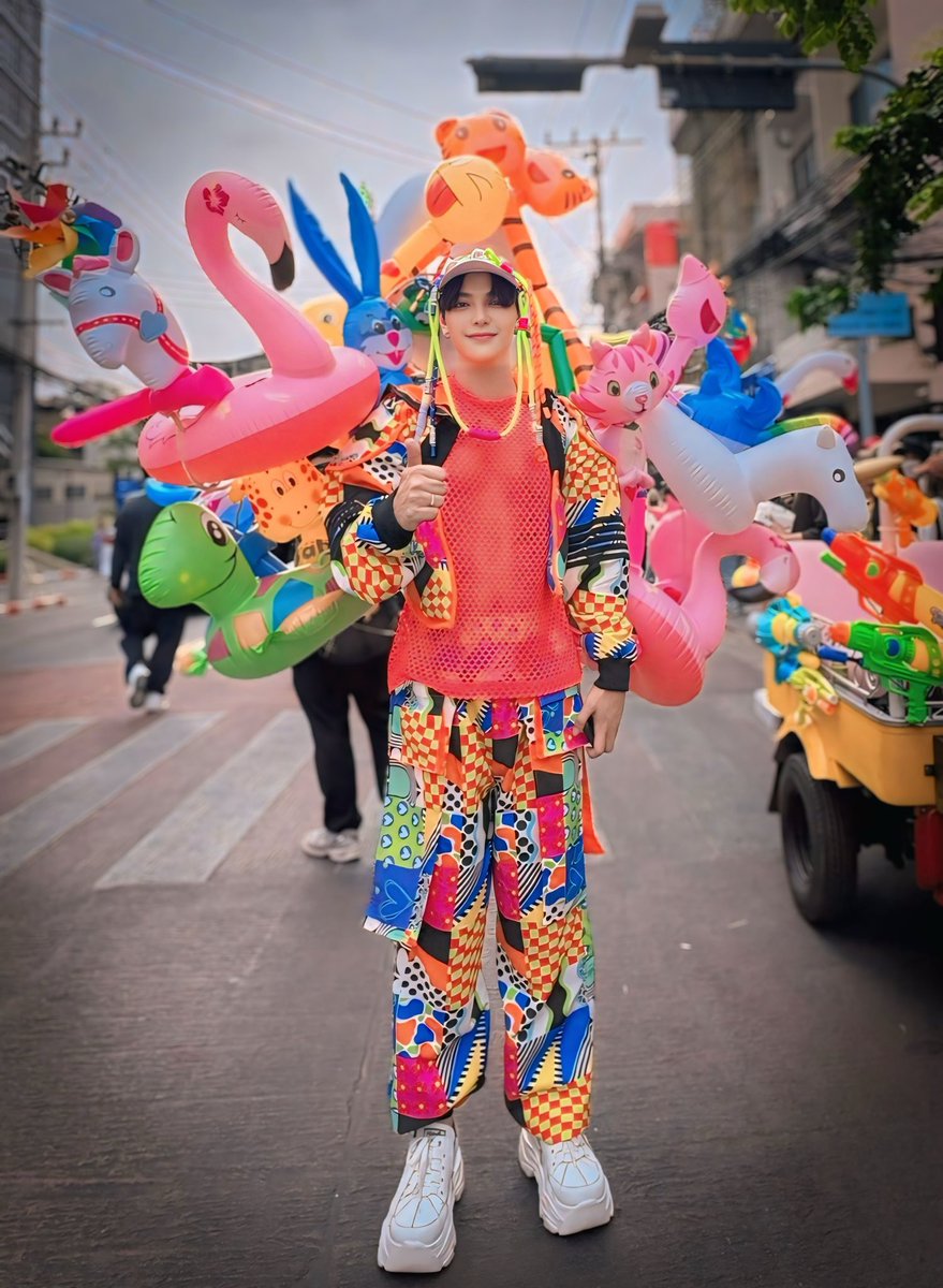kanapat20's tweet photo. #KingPowerSongkran2025 https://t.co/7e4CYbGFhe
