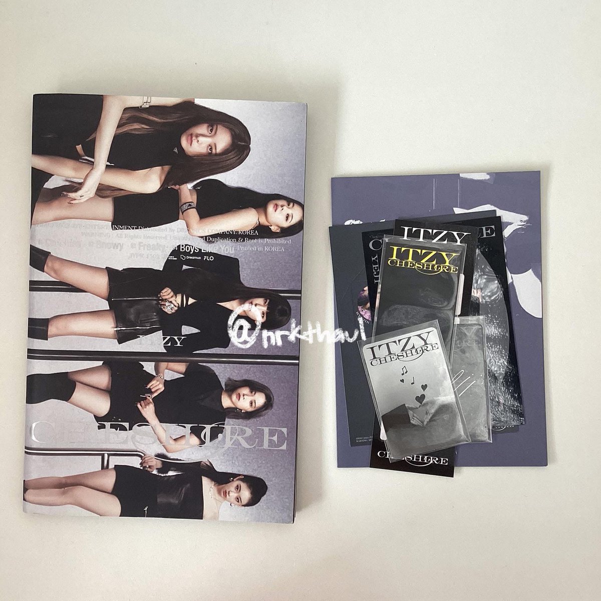 nrkthaul's tweet photo. wts lfb ph itzy qyop

unsealed album
- complete inclusion

⩩ ˳ itzy cheshire https://t.co/CCeHffHXFL