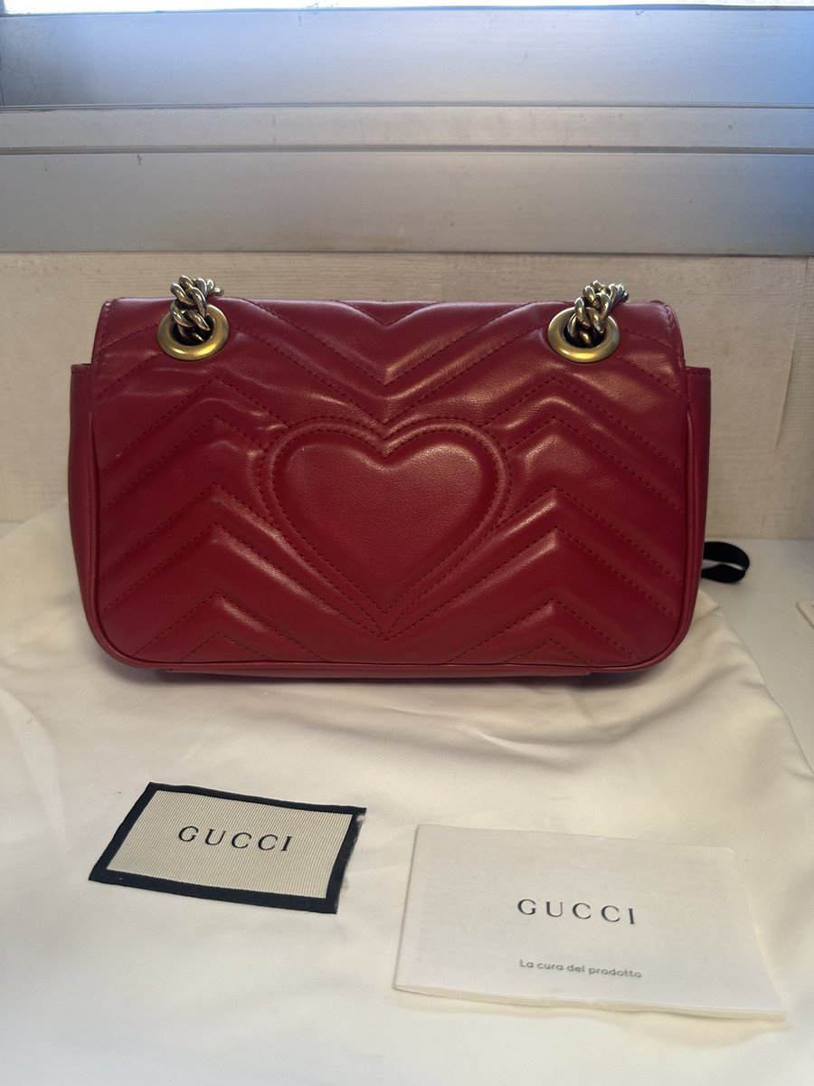 OSHIX06's tweet image. ส่งต่อ Gucci marmont 22 สีแดง
ปี 22
รับประกันแท้
อปก: บุ้ค และ ถุงผ้า
เพิ่มเติมทักไลน์นะคะ
ราคา 28,900 ส่งฟรี
รับผ่อนค่ะ
Line: oshi_081
 #ส่งต่อgucci #guccithailand #Gucciมือสอง #ส่งต่อเเบรนด์เนม #แบรนด์เนมมือสอง #gucciมือสอง