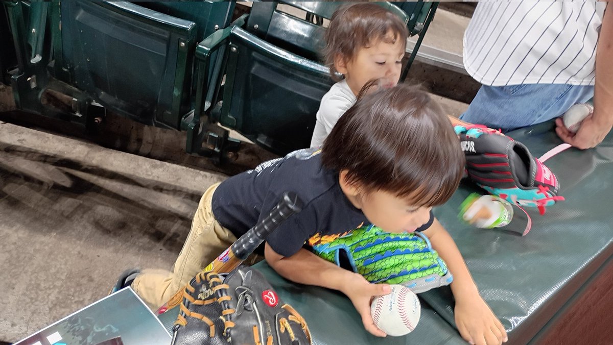 ACastllo37's tweet photo. What a first half for the home stand!! Caught all 3 @Dbacks games and got. A couple baseballs!! Let's go #YearofTheSnake #ILoveMyDiamondbacks 
#ArizonaBoys #BallparkKids https://t.co/EDOm5Xsvyn