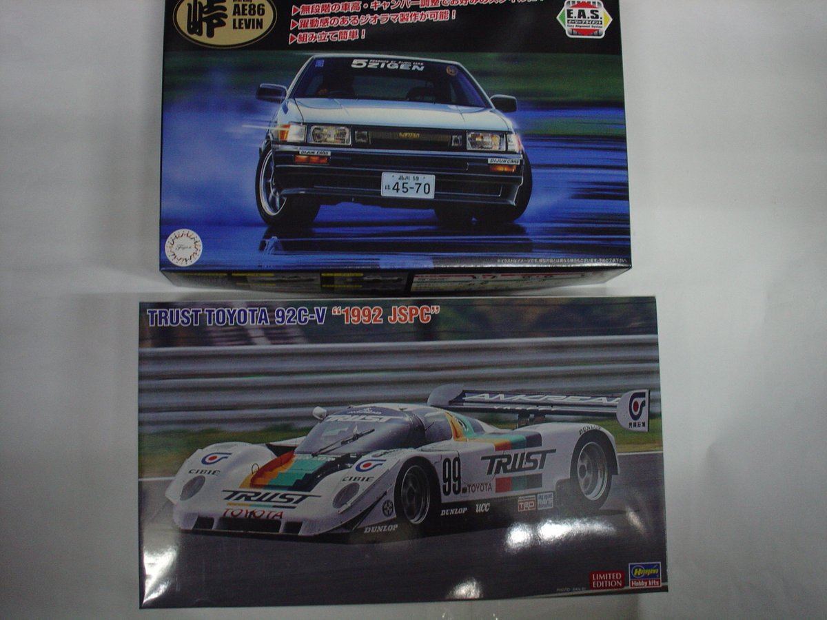 （フジミ）峠1/24ハチロクレビンＡＥ８６（税込）4290円。（ハセガワ）1/24トラストトヨタ９２Ｃ－Ｖ"1992ＪＳＰＣ”（税込）5170円。入荷済。他にも色々と入荷してます。4月16日（水）身体のメンテナンスのためお休みします。ジイジは今日も酸素吸入しながら頑張るぞ。