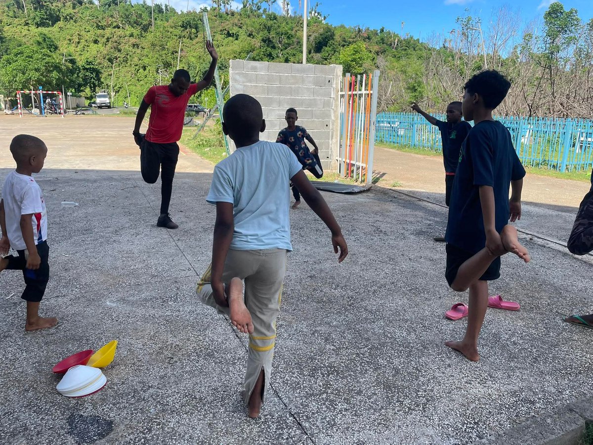 indien_man's tweet photo. Action: BMB SPORT
LIEU: M’gombani
Date: 04/04/2025
⛹🏻🤸🏾Le sport joue un rôle fondamental dans l’amélioration de la santé physique et mentale. https://t.co/Jx4ETOloIB