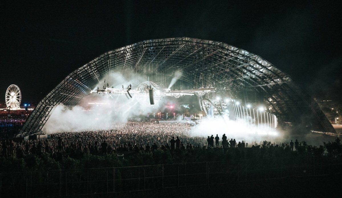 DeepStateTH's tweet photo. SAHARA Stage isn’t just a stage. It’s a kingdom.
Coachella expanded it year after year, placed it in its own zone, and even built a hill for people to sit and watch only this stage.
That says everything.
LISA on this stage? Exactly where she belongs.
#LISA #SAHARAstage #Coachella https://t.co/DWm6eNMbDO