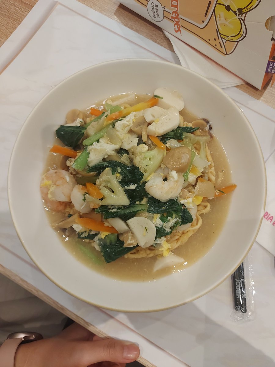 mulzale's tweet photo. @FOODFESS2 i fu mie seafood https://t.co/NAh6yjLR3V
