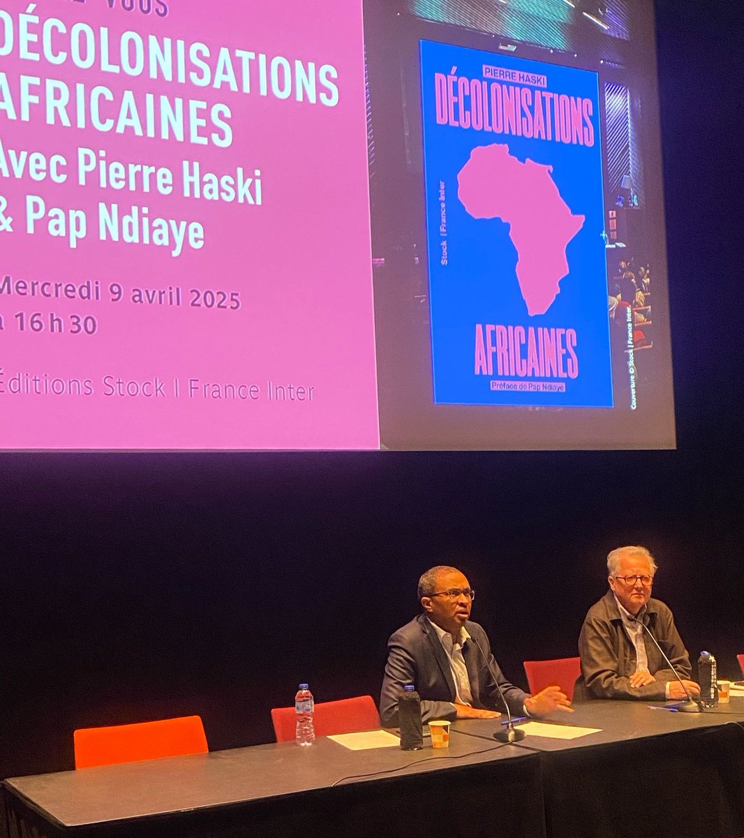 Avec Pierre Haski, au musée du Quai Branly hier soir, un échange passionnant autour de « Décolonisations africaines », livre issu de l’émission à succès de France Inter. Une petite contribution au dialogue franco-africain.
