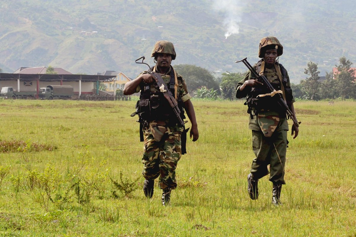 byobemalenga's tweet photo. #Urgent #Guerre_du_M23_dans_le_Kivu: Des affrontements sont signalés depuis 5h du matin de ce jeudi au quartier général du Parc National de Kahuzi-Biega à #Tshivanga, entre les #WAZALENDO, soutenus par les @FARDC_Info, et les rebelles du @M23_ARC, au nord de la ville de #Bukavu. Hier, les #Wazalendo ont récupéré six villages dans le territoire de #Kalehe, groupement de #Mbinga_Sud, chefferie de #Buhavu, dans la province du @SudkivuGouv, à l'est de la #RDC.