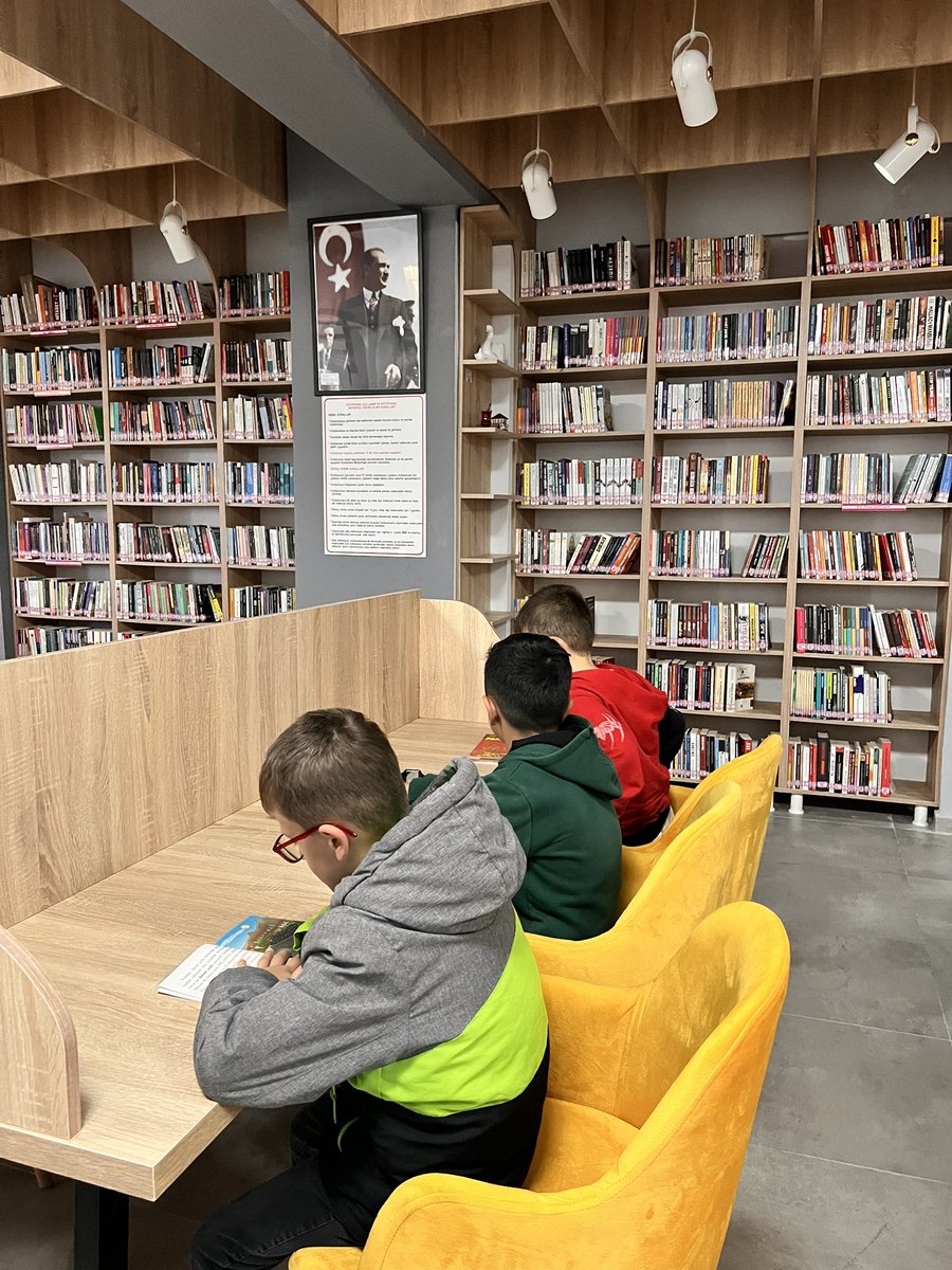 GSB_FindikliGM's tweet photo. Haydi Çocuklar ,Kütüphaneye !📕📖
61.KÜTÜPHANE HAFTASI KUTLU OLSUN 📚 https://t.co/WOG5iDK5qZ