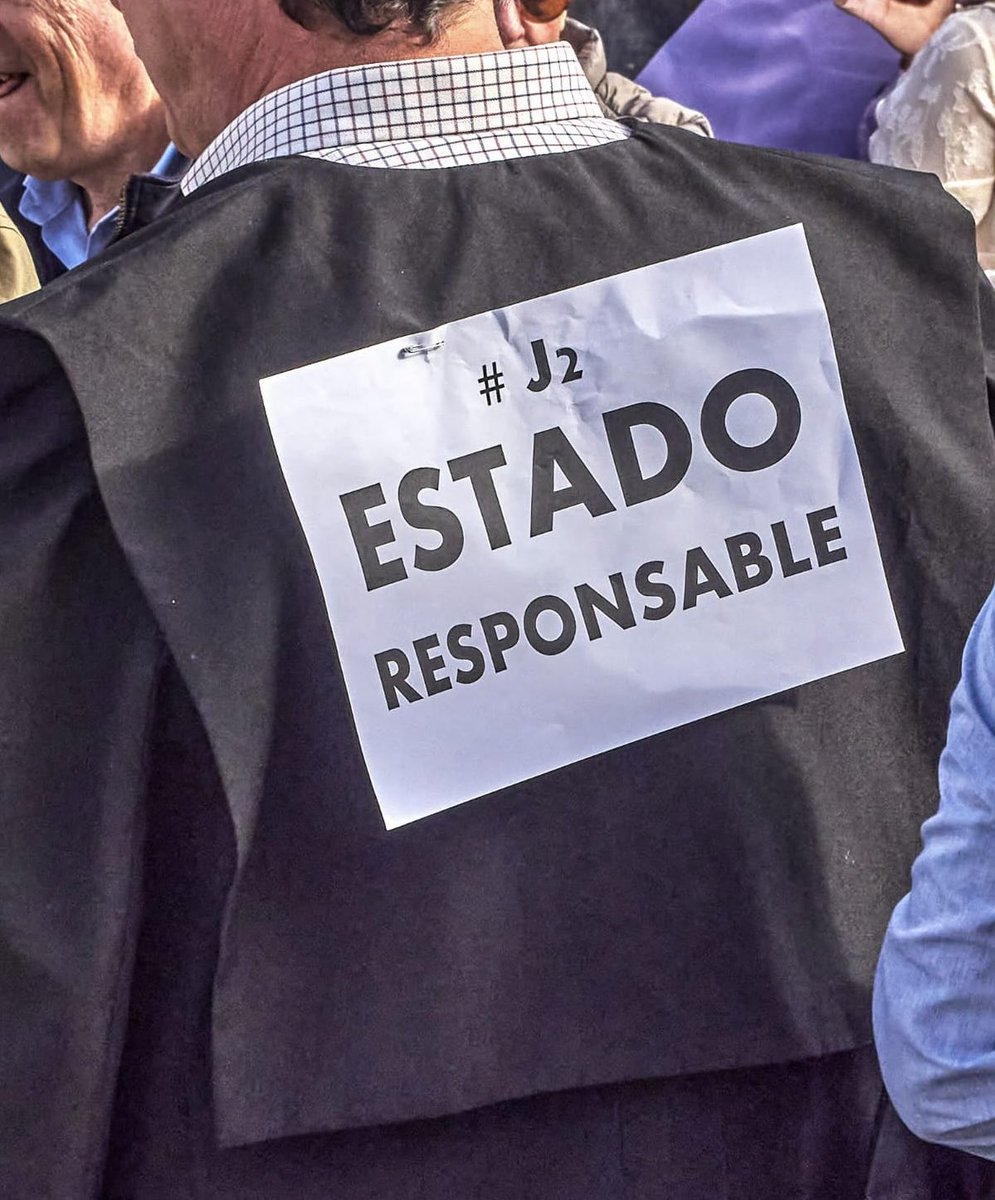 Dijo Cortázar que el peor sentimiento es no saber si esperar un poco más o rendirse. Lo tenemos claro: no nos vamos a rendir. Ayer, carga tuitera, mañana se verá. No renunciamos a nuestros derechos #PasarelaInfameNO #Pasarela1x1AlRetaParaTodos <a href="/PSOE/">PSOE</a> y <a href="/ppopular/">Partido Popular</a>, no procrastinen.
