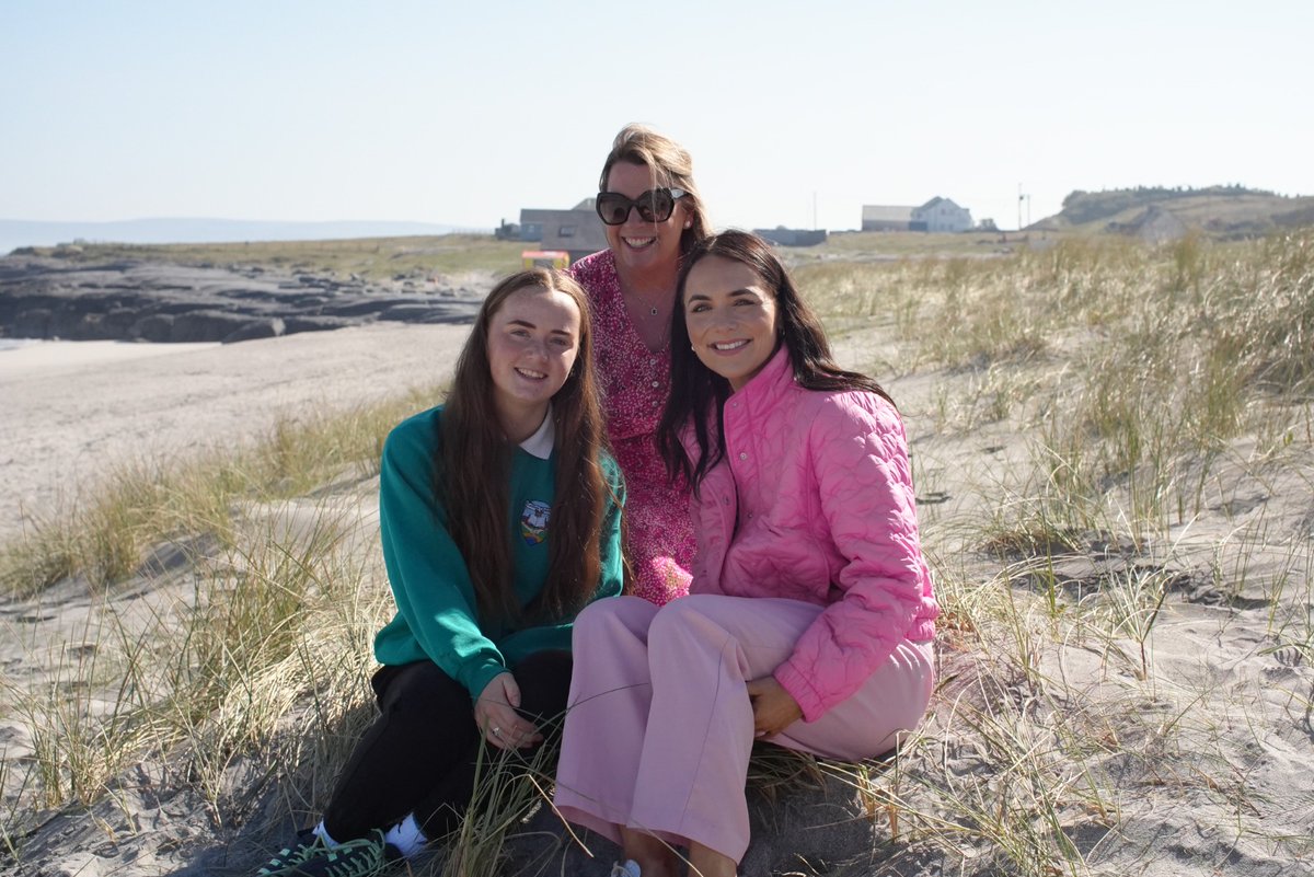 ETBI (@etbireland) on Twitter photo Island hopping: Lá den scoth i mbun scannánaíochta le Éadaoin & Kayleigh ar Inis Oírr & an ghrian ag scoilteadh na gcloch. A Superb day of filming with Éadaoin & Kayleigh on a glorious Inis Oírr. Onwards to Leitir Móir!
@Galway and Roscommon ETB <a href="/GRETBOfficial/">Galway and Roscommon ETB</a> @Kayleightrappe Island hopping: Lá den scoth i mbun scannánaíochta le Éadaoin & Kayleigh ar Inis Oírr & an ghrian ag scoilteadh na gcloch. A Superb day of filming with Éadaoin & Kayleigh on a glorious Inis Oírr. Onwards to Leitir Móir!
@Galway and Roscommon ETB <a href="/GRETBOfficial/">Galway and Roscommon ETB</a> @Kayleightrappe