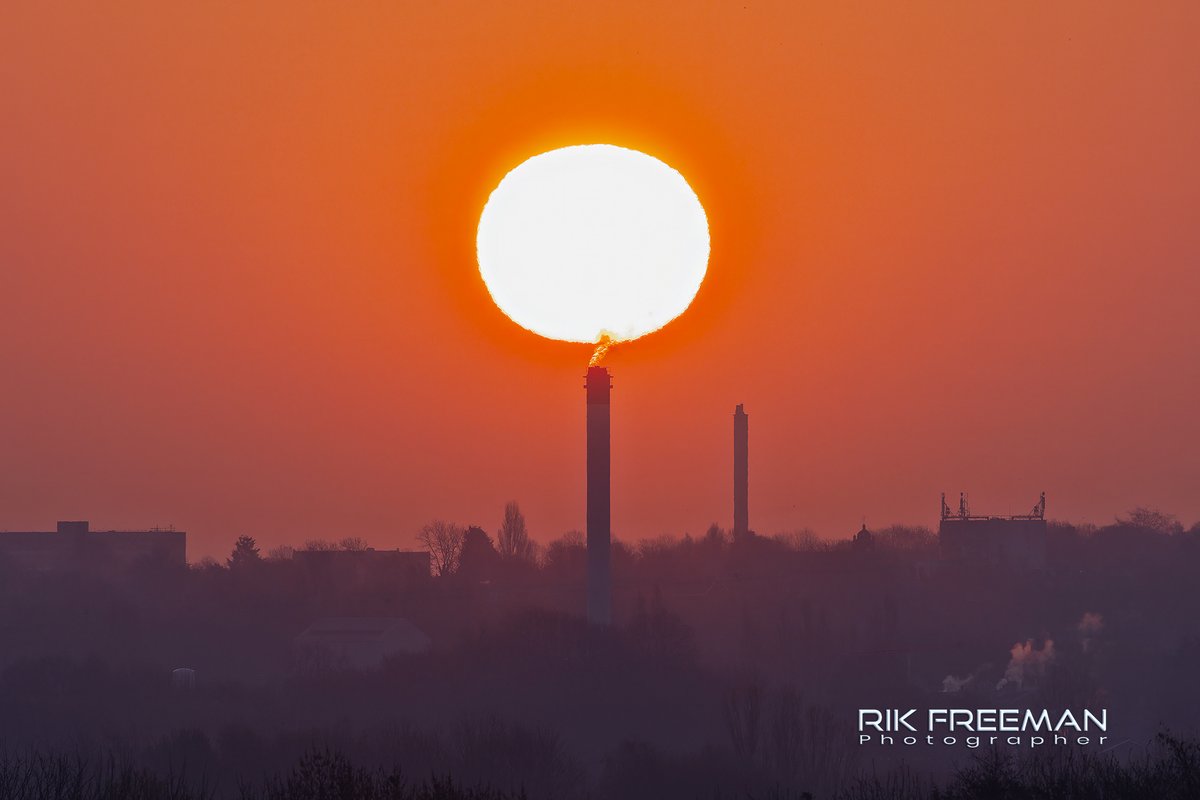 Rik Freeman Photographer (@rickfr01) on Twitter photo Lollipop Lollipop... Urban sunrise.
<a href="/CanonUKandIE/">Canon UK and Ireland</a> <a href="/BenroTripods/">Benro USA</a> <a href="/photopills/">PhotoPills</a> #liveforthestory Lollipop Lollipop... Urban sunrise.
<a href="/CanonUKandIE/">Canon UK and Ireland</a> <a href="/BenroTripods/">Benro USA</a> <a href="/photopills/">PhotoPills</a> #liveforthestory