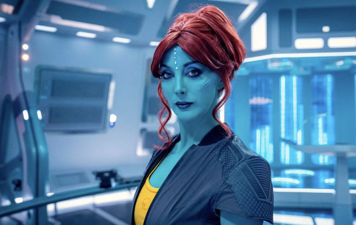 My amazingly talented friend <a href="/MilankaBrooks/">Milanka Brooks</a> is starring in Black Mirror. Go watch her smash it as a beautiful blue alien in #usscallister 💙