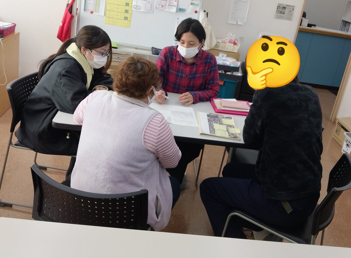 KiramekiMail's tweet photo. こんにちは煌です！
移行支援では、イベント出店時の商品ディスプレイや、煌をSNSで紹介する動画の内容など、より良くするにはどうしようか？と皆でコミュニケーションしながら色んな案を出し合ってます😄
就職してから、同僚や先輩たちとたくさんコミュニケーション出来るようになれたら良いなぁ https://t.co/MBnXyUnP19