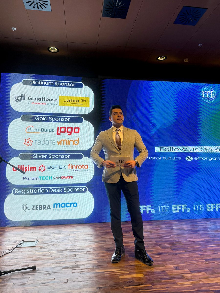 IT Forum Cxo Sunumu için Bilişim Vadisindeyiz..