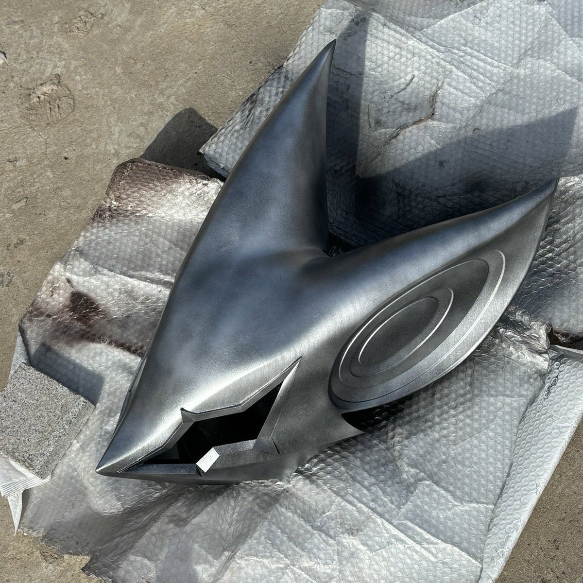 Sh1NE023's tweet image. 道具师在喷漆了啊啊啊好美丽