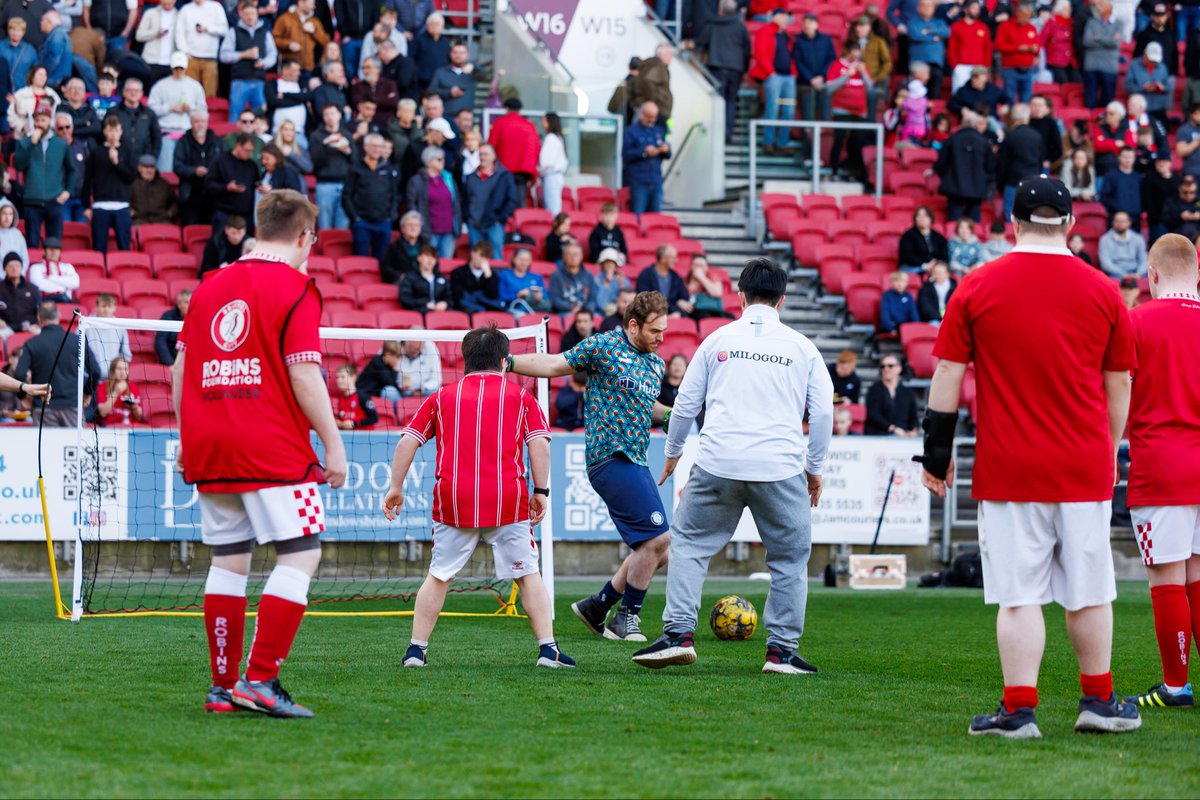 BristolDS1's tweet image. More 📸 from the @RobinsFound Matchday ⚽️⚽️