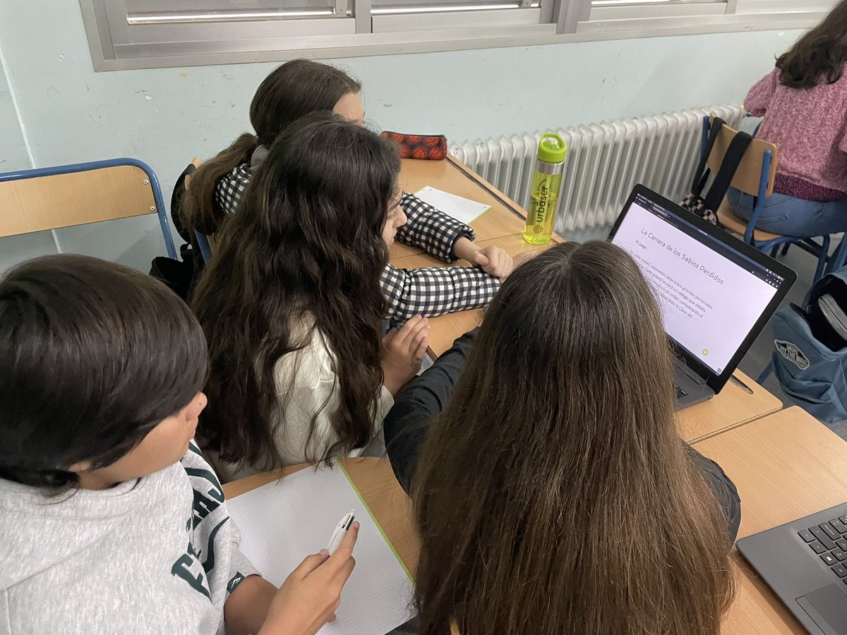 labioloca's tweet image. Qué nervios! Como locos, disfrutando y aprendiendo con 1 ESO @IESODONBETANZOS 
Gracias un año más al equipo de @EscapeRoomDigit
