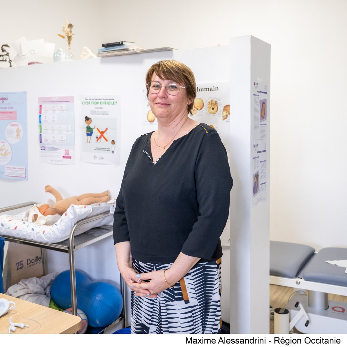 Occitanie's tweet image. 1,6 million de français renoncent à se #soigner chaque année 😮

L'Occitanie lutte contre cette #santé à deux vitesses :
🩺en recrutant des #médecins dans les déserts médicaux,
🏥en soutenant l'#hôpital public,
👩‍⚕️en formant les soignants de demain.

➕laregion.fr/Des-soins-pour…