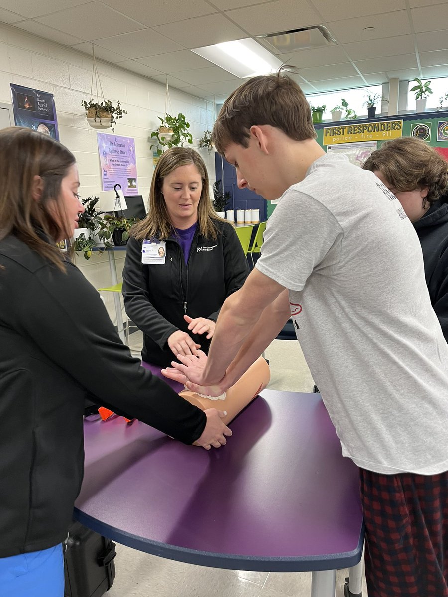 CompassD303's tweet photo. First Responders students had the opportunity to earn American College of Surgeons - Stop the Bleed certification today, thanks to some members of the emergency medicine department at Delnor Hospital, who generously volunteered to teach these lifesaving skills. #CTE #d303learns https://t.co/ekrr0zsCof