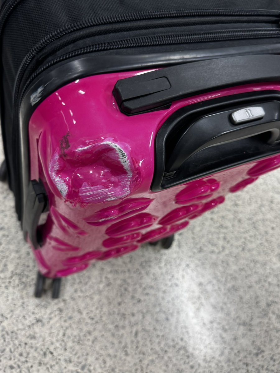 Miss_KayMeeks's tweet photo. @AmericanAir  very disappointed in my flights yesterday and then to get my bag and see it damaged ! I’m very disappointed ! https://t.co/brvOwkYfRK