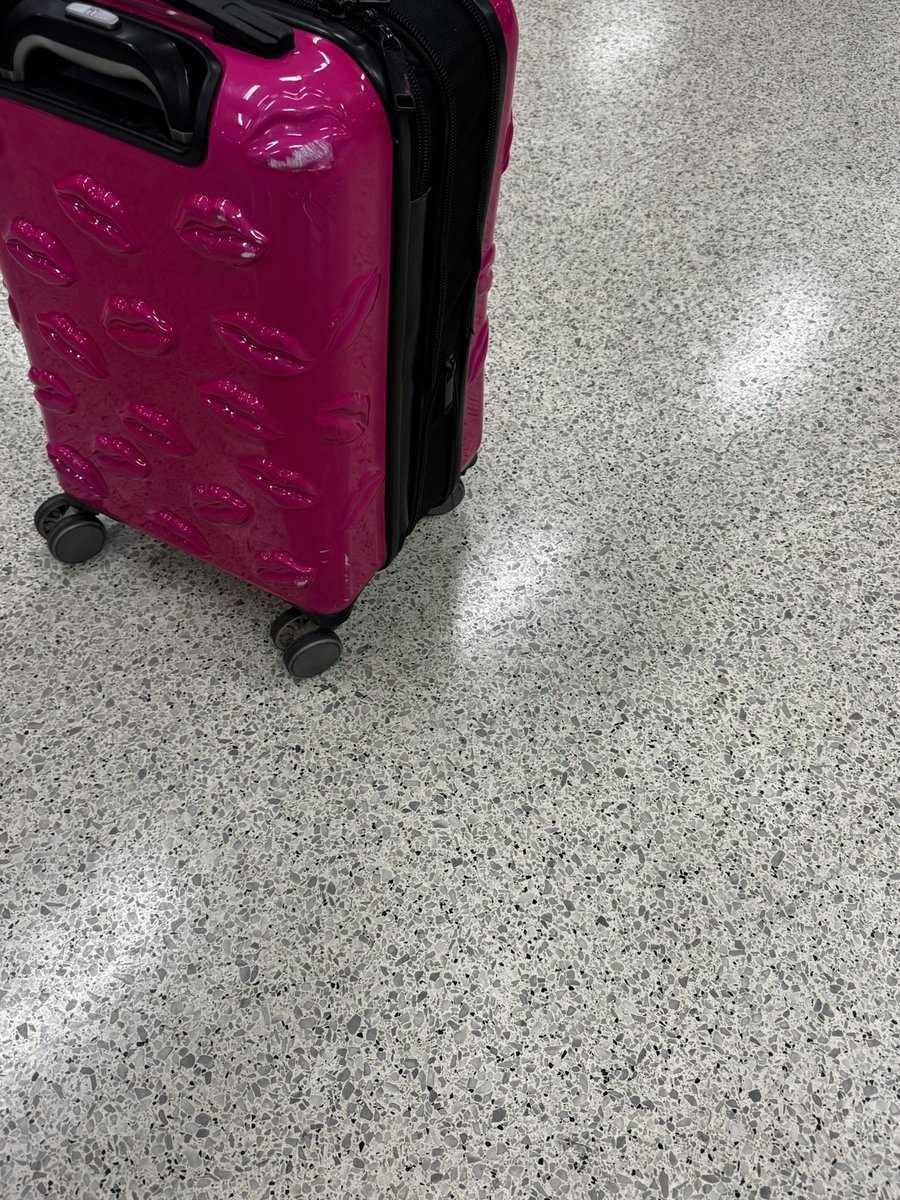Miss_KayMeeks's tweet photo. @AmericanAir  very disappointed in my flights yesterday and then to get my bag and see it damaged ! I’m very disappointed ! https://t.co/brvOwkYfRK