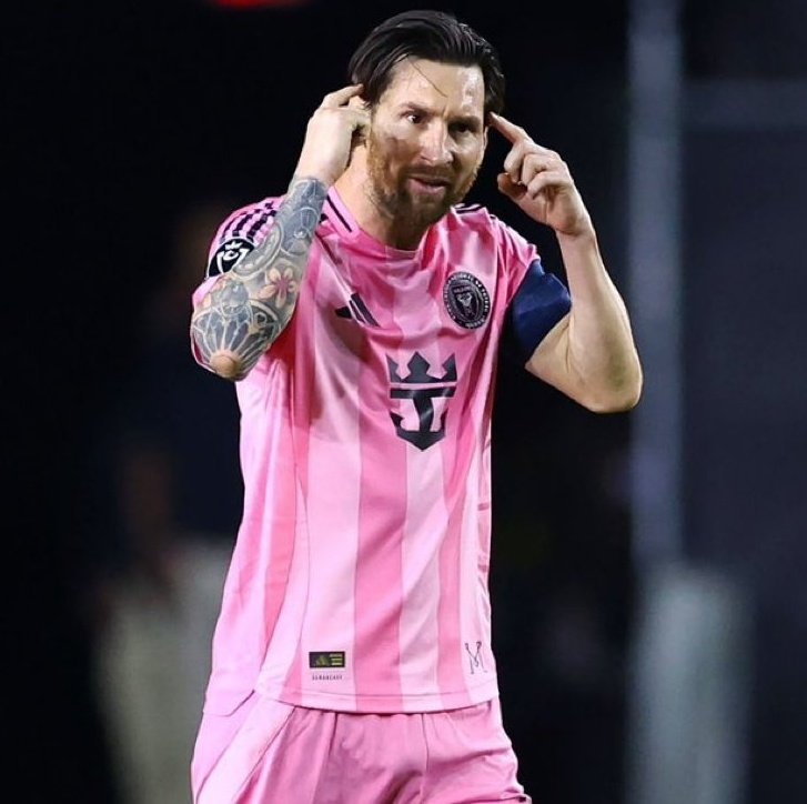 MessiLeoBrasil_'s tweet photo. "Lembro do momento que o Los Angeles abriu o placar e o Messi fez o sinal para a equipe manter a calma. Isso é ser um capitão de verdade, por isso ele é o melhor."

- Mascherano em entrevista pós jogo. https://t.co/PXyrUBV6lE