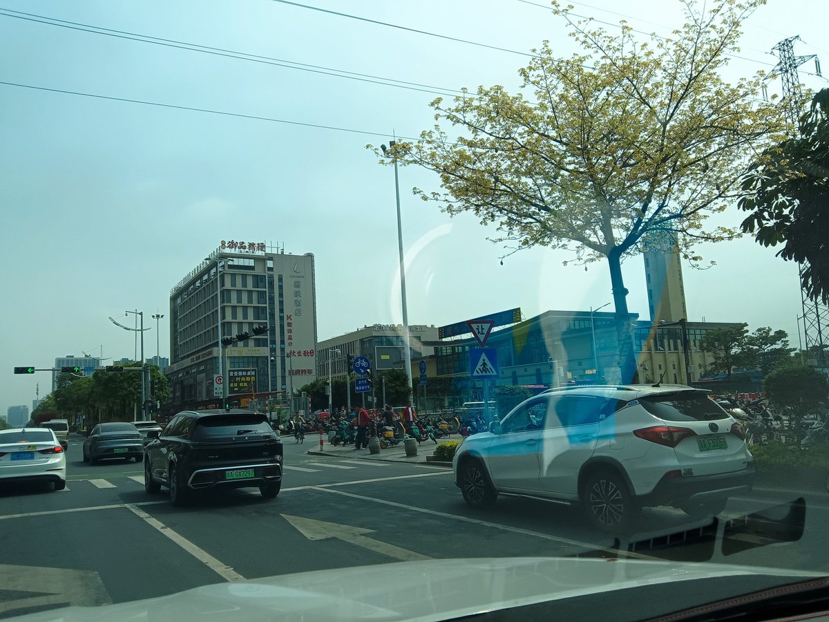 H & J GZ tweet media