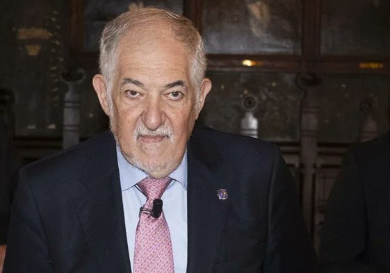 Se necesita toda una vida para alcanzar un rostro así. Una escultura digna de Miguel Ángel. (Cándido Conde-Esculpido, por si no recuerdan su nombre)