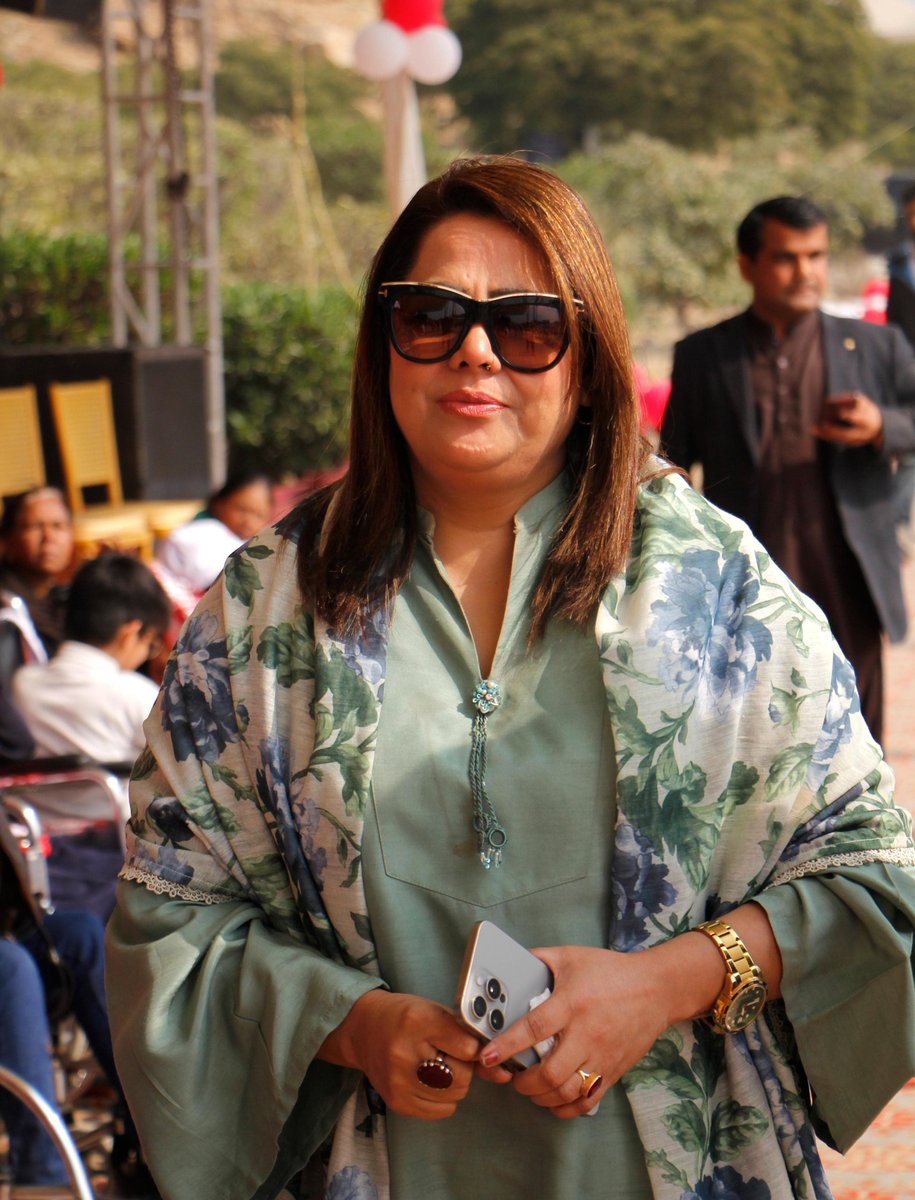 MpaAgha's tweet image. ہم نے ہر شخص کو احترام کے قابل سمجھا 
کسی کے دل میں کیا ہے میرے رب جانے 

#mpaSaimaAgha