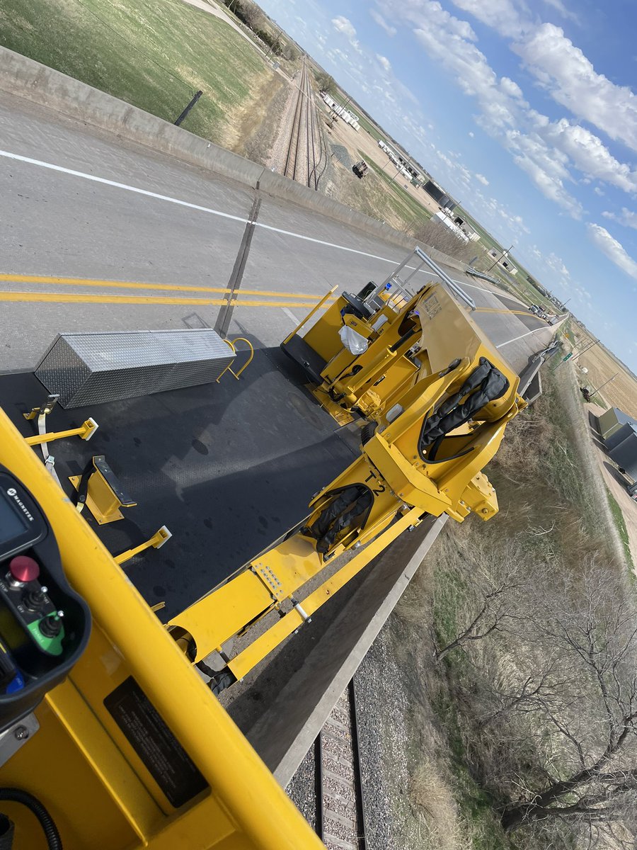 SethBrashears's tweet photo. Measuring bridge movement https://t.co/BLU4fEOBvi