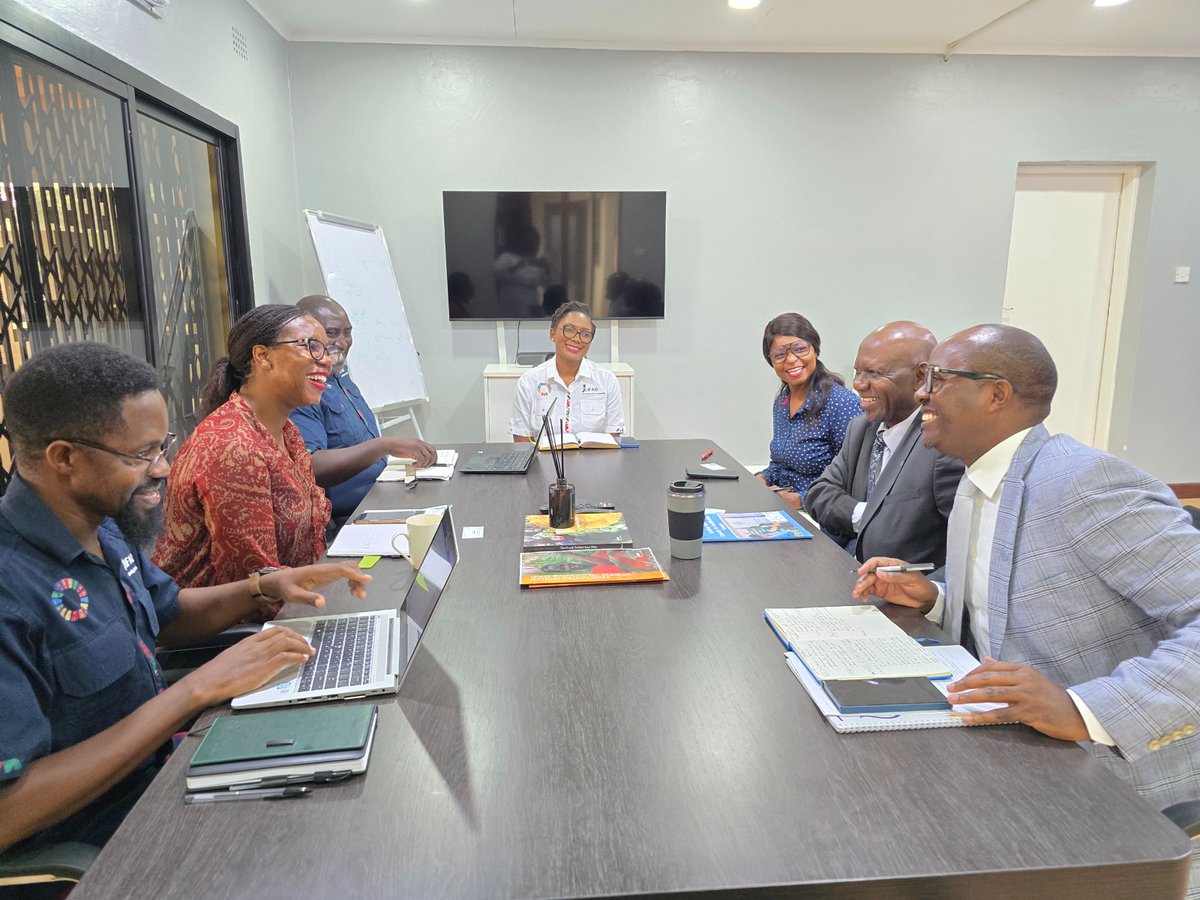 FAOMalawi's tweet photo. FAO Representative a.i in Malawi, @BabaganaAhmadu, met with @IFAD Malawi Country Director, @bernie_mudhe to, among other issues, discuss ways of strengthening collaboration between the two agencies. Currently, FAO & IFAD are working together on the #EbAM project https://t.co/LY1xjKQ5kj