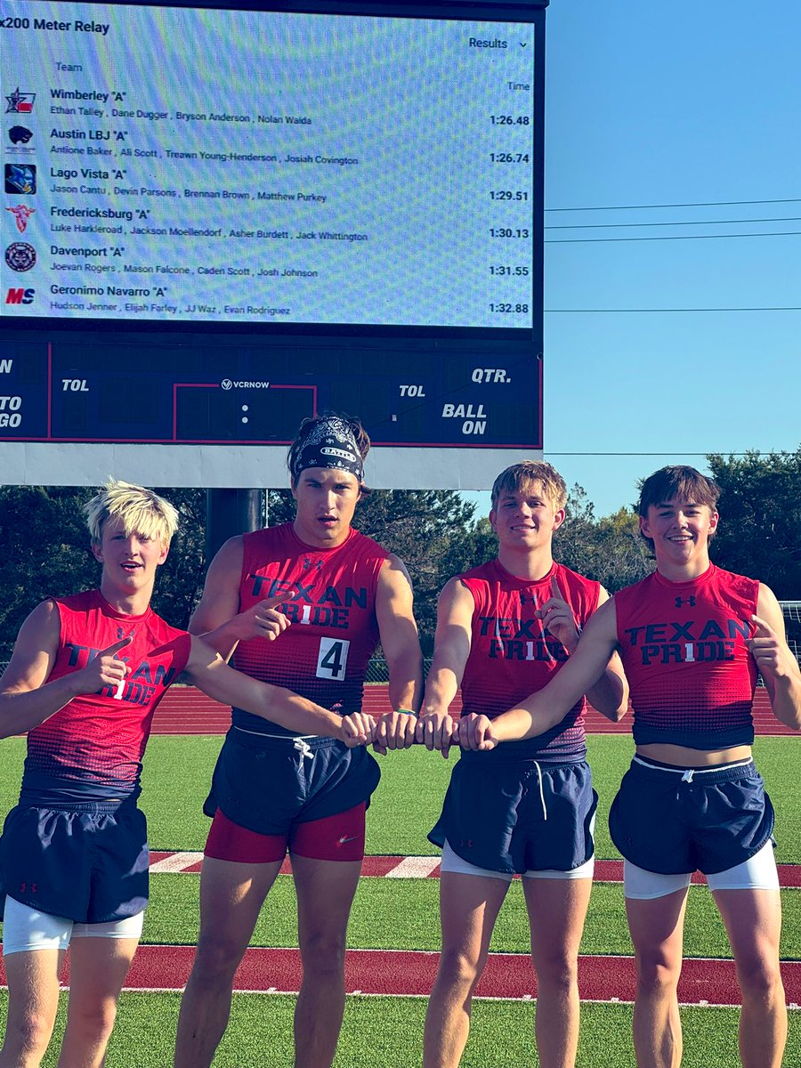 New school record in the 4x2! 1:26.48 <a href="/nolan_waida/">Nolan Waida</a> #TexanPride