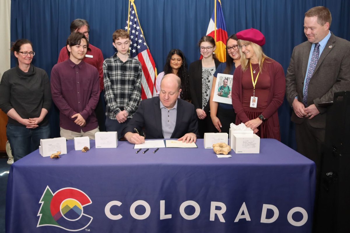 HHS1sanchez's tweet photo. @Adams12  Did you hear about the four Horizon High School students who attended the signing ceremony for a law (HB25-1091)they helped get passed on 3/31/25? As a result, Colorado now has a new state symbol.  #🍄‍🟫 https://t.co/Z0KfFvEvOW