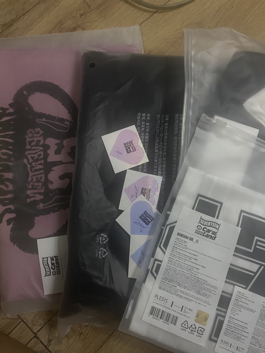 Piayaaa_a's tweet photo. received my caratland merch 🥰

thank you so much @snwucartt sobrang bilis huhu 🫶🏻 thank you rin sa freebieee~

#SNWUFeedbacks https://t.co/mzKnQidofq