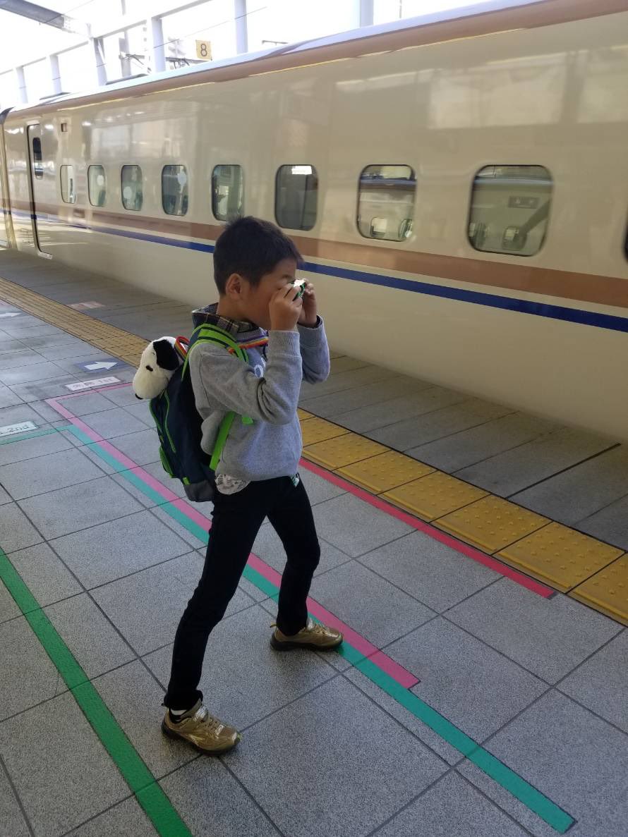 tockasa's tweet photo. #短歌写真部
わがままをカバンでまとい
スマートな街の暮らしに息継ぎをする https://t.co/g3ewENoN0j