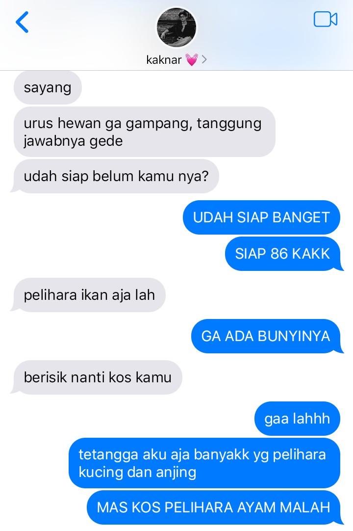 pphuworld's tweet photo. #PondPhuwin A Few Tweets AUs

Kakak Nara dan Phuwin Sayang Series — Part 3.

Phuwin kepengen banget punya hewan peliharaan. Awalnya Nara ga setuju sih. Tapi... apa boleh buat, ternyata Nara ga bisa liat Phuwin sedih dan akhirnya setuju juga. 

"Lucu kayak aku kan kakk?"
"...Iya" https://t.co/CkGWOCaoUe