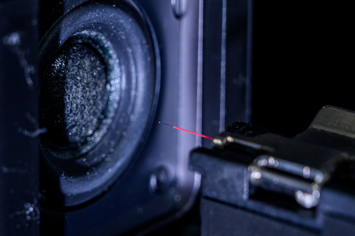 NYCU_official's tweet image. 🎤📡Tiny but Mighty!
#NYCU research unveils a hair-thin fiber-optic mic—EMI-proof &amp;amp; ultra-precise across 100–10,000 Hz!

🔍 Ideal for hearing aids, wearables, and cochlear implants.
📖 Featured in Optics &amp;amp; Laser Technology

Read more: reurl.cc/RYvZM9

#MedTech #SoundTech