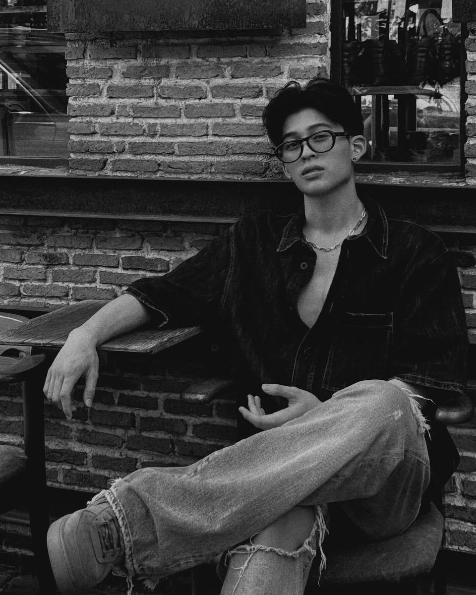 pphuworld's tweet photo. #PondPhuwin A Few Tweets AUs

Kakak Nara dan Phuwin Sayang Series — Part 3.

Phuwin kepengen banget punya hewan peliharaan. Awalnya Nara ga setuju sih. Tapi... apa boleh buat, ternyata Nara ga bisa liat Phuwin sedih dan akhirnya setuju juga. 

"Lucu kayak aku kan kakk?"
"...Iya" https://t.co/CkGWOCaoUe