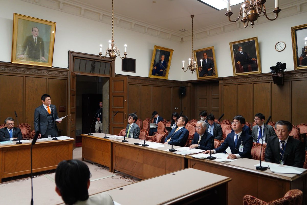 jinkamiya's tweet photo. 今日は【日本の国際援助とUSAIDの関連について】と題して質問をしてきました。

https://t.co/AMXIZYpUIO

日本の国民が貧困化しているのに、世界銀行を通して、アフリカの貧困国に約4700億円の出資するのは国民の理解を得られない。

日本の存在感を海外に示すには、まず国民経済を立て直し、日本のGDPをあげることだ。

アメリカが国際援助を見直しているのは、脱炭素、ＤＥＩ推進、ワクチン推進などの予算の使い方がおかしいからである。
日本もアメリカと歩調を合わせて、支援を見直すことで、関税措置などの交渉を進めることが日本の国益にかなう。

といった趣旨の意見を述べ、
珍しく反対討論もしてきました。

日本政府は、トランプ政権の政策の意図を捉えきれてないのか、わかって無視しているのか、私にもわかりません。ただ、日本のメディアの報道をみてそれを判断しようとしたら、誤ってしまうと懸念しています。それで1人で叫んでいます。
