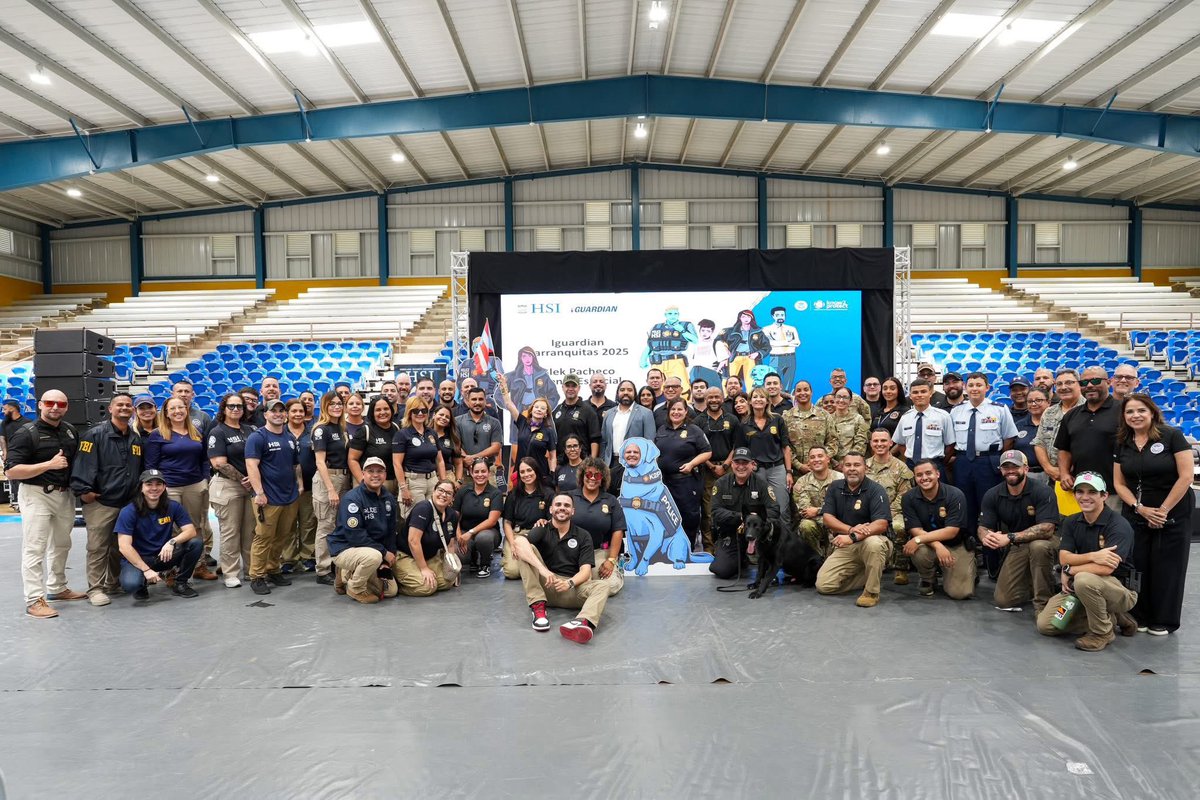 HSISanJuan's tweet photo. Today, HSI San Juan, in collaboration with Departamento de Educación and Municipio Autónomo de Barranquitas, hosted the 9th edition of the iGuardians Summit—the island’s leading event on internet safety and child exploitation prevention.
Nearly 1,800 high school students from the Barranquitas School District were impacted as part of National Child Abuse Prevention Month.
Special thanks to Special Agent Alek Pacheco for leading the official iGuardian / Know2Protect presentation, and to Lt. Jimmy Concepcion from Policía de Puerto Rico, director of the Departamento de Seguridad Pública de Puerto Rico Experience Program.
#iGuardians #Know2Protect #ChildAbusePreventionMonth #InternetSafety #PuertoRico #HSISanJuan #ExperienceDSP
_
Hoy, la Oficina de Investigaciones de Seguridad Nacional (HSI) San Juan en colaboración con el Departamento de Educación de Puerto Rico y el Municipio de Barranquitas llevaron a cabo la 9na presentación de la Cumbre iGuardians, el evento más importante sobre seguridad en Internet y prevención de explotación sexual infantil en Puerto Rico.
El evento logró impactar cerca de 1,800 estudiantes de escuela superior del Distrito Escolar de Barranquitas como parte de las actividades del Mes de la Prevención del Abuso Infantil.
Un agradecimiento especial al Agente Especial Alek Pacheco quien tuvo a su cargo la presentación oficial de iGuardian/Know2Protect y al Teniente del Negociado de la Policía de Puerto Rico Jimmy Concepción, director del Programa Experience del Departamento de Seguridad Pública.
#iGuardians #Know2Protect #MesdelaPrevencióndeAbusoInfantil #SeguridadenLínea #PuertoRico #HSISanJuan #ExperienceDSP